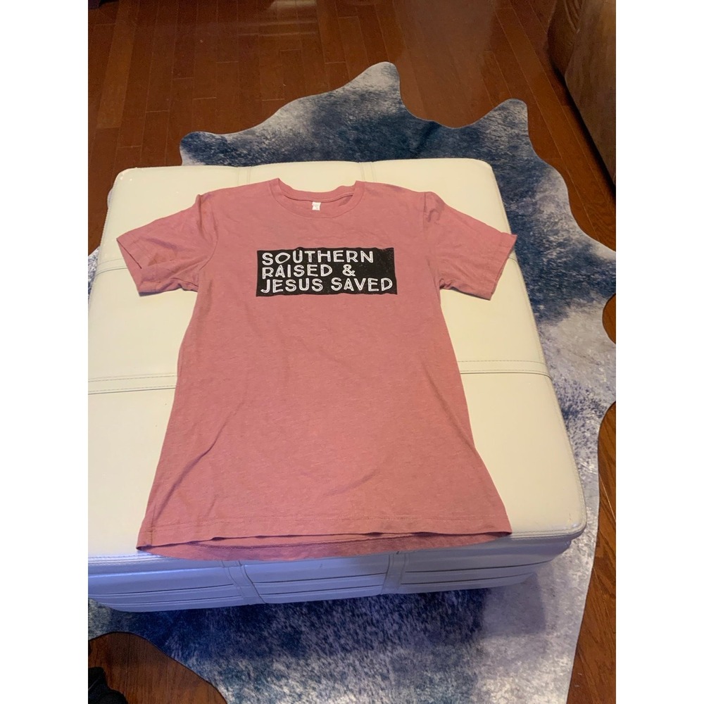 Southern Raised and Jesus Saved T-Shirt size‎ Medium
